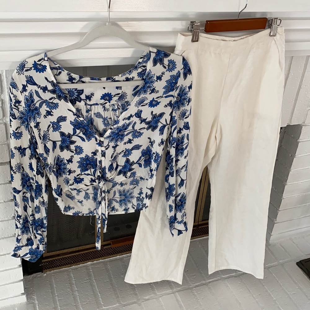 Floral blue and white button tie down blouse